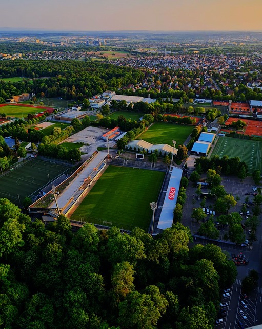 足球国足球员海外首发，发挥稳定