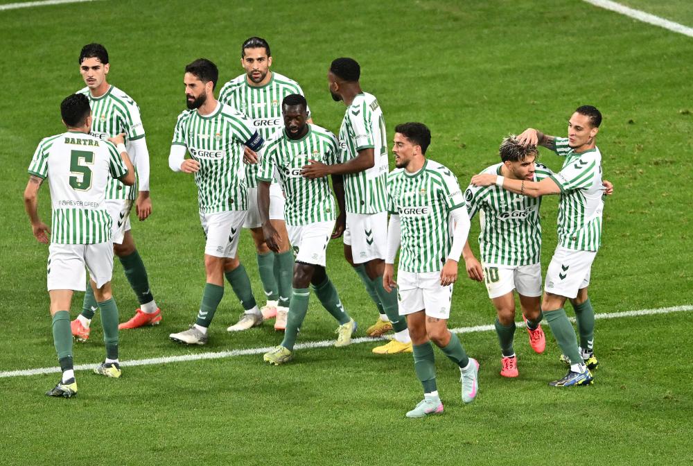 高效发挥！麦基半场11中7贡献17分5篮板